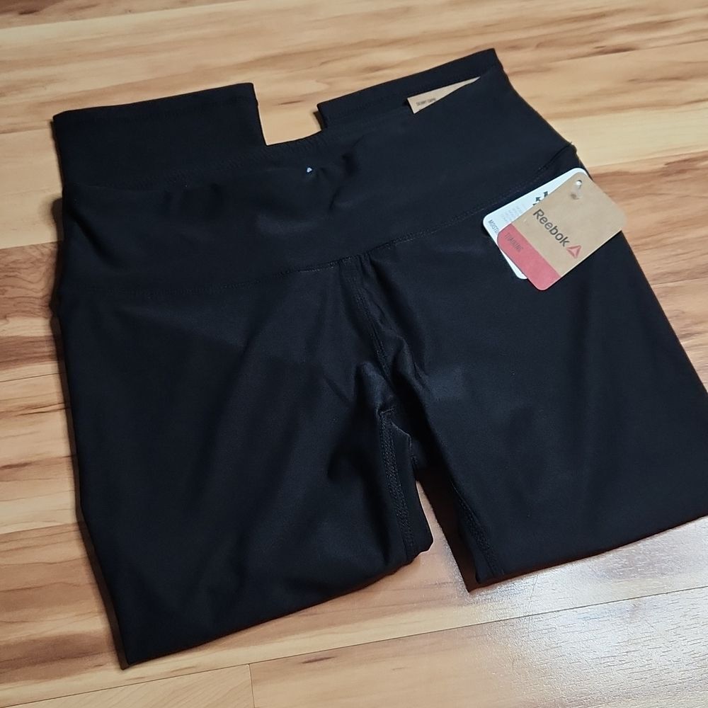 💥Brand New!💥 Reebok Women's Training Capri Leggings- SIZE S
